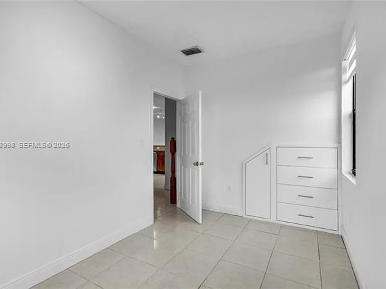 9925 NW 10th St — Photo 18