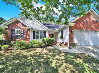 8217 Poplar Grove Cir, Waxhaw, NC 28173