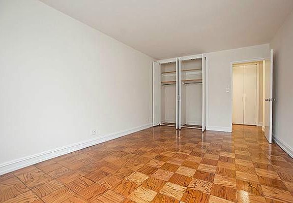 5th image of 400 E 71st St APT 22U