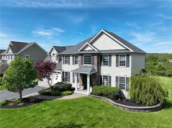 3932 Charing Cross, Canandaigua, NY 14424