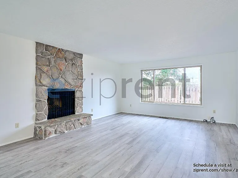 4547 NW Tumalo Ct — Photo 3