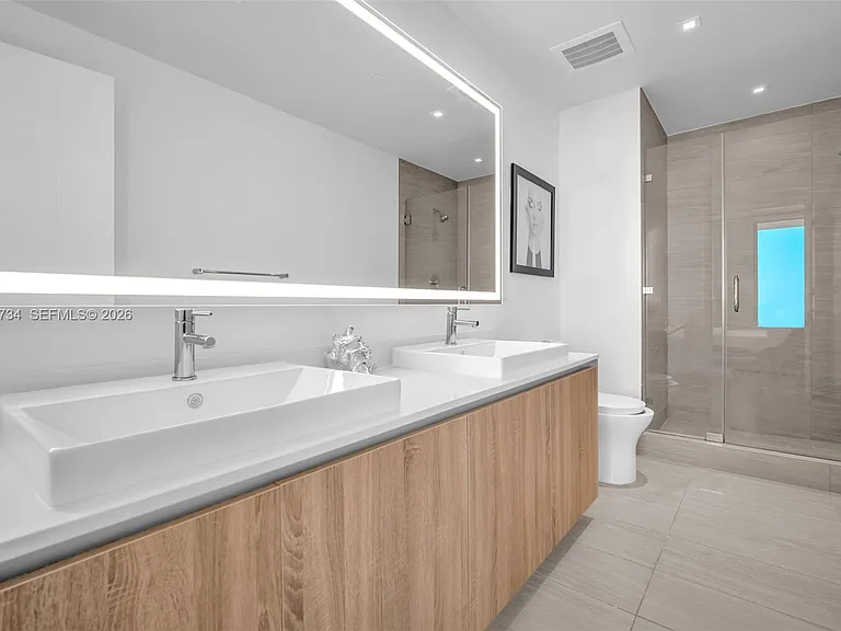 2960 NE 207th St #1102 — Photo 15