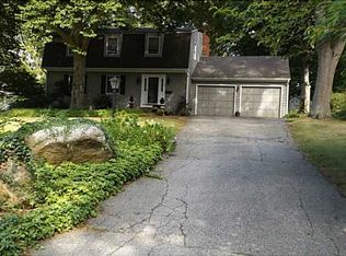 27 Spruce Ct, South Kingstown, RI 02879