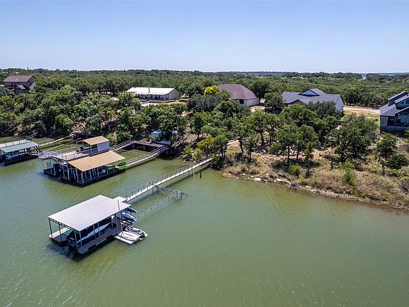 3rd image of 660 Oak Point Dr