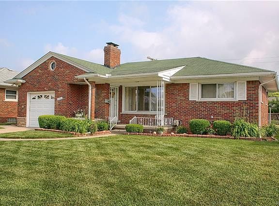 3rd image of 20931 Thiele St