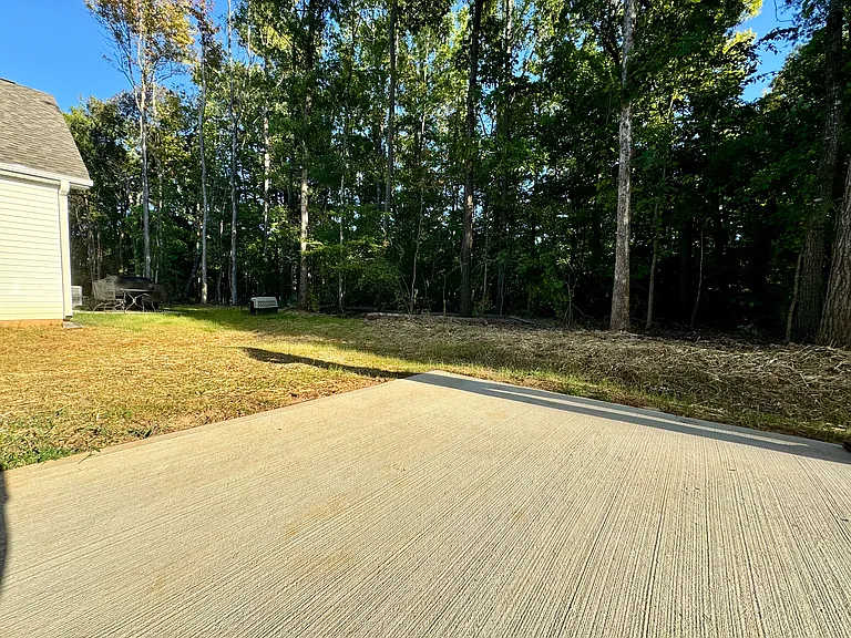401 Austin Dr — Photo 20