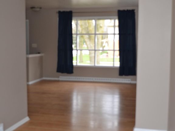 3rd image of 413 Gascoigne Dr