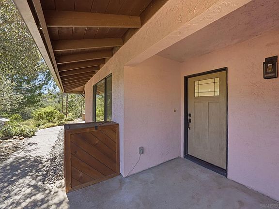 2nd image of 1140 Sloan Canyon Rd