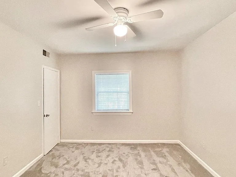 1748 N Rhodes St #6-321 — Photo 27