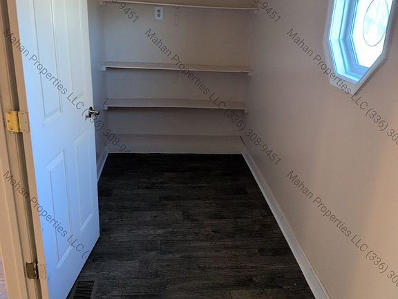 4th image of 2044 Brooklyn Ave