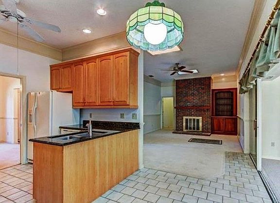 4th image of 104 Thistlewood Cir