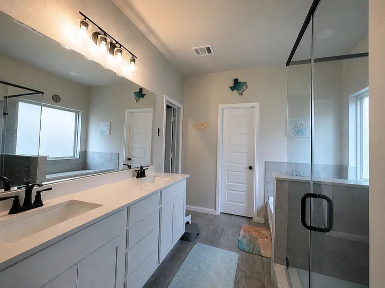 377 Selah Ct — Photo 17