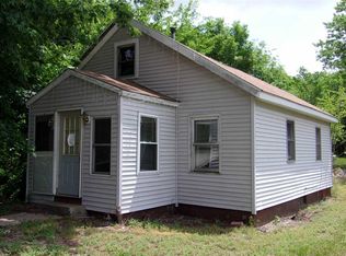 206 S Adams St, Manito, IL 61546
