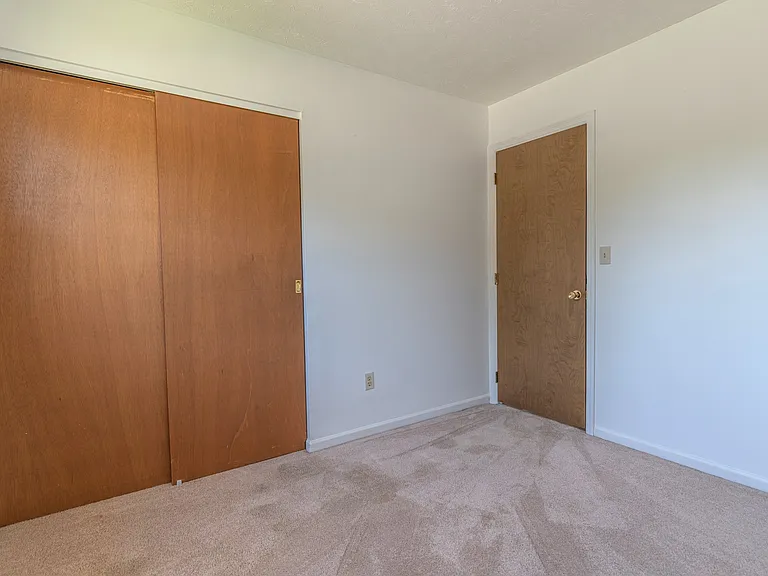 1047 Alpine Ct — Photo 10