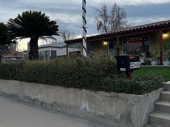 Solar Street Lighting Front 