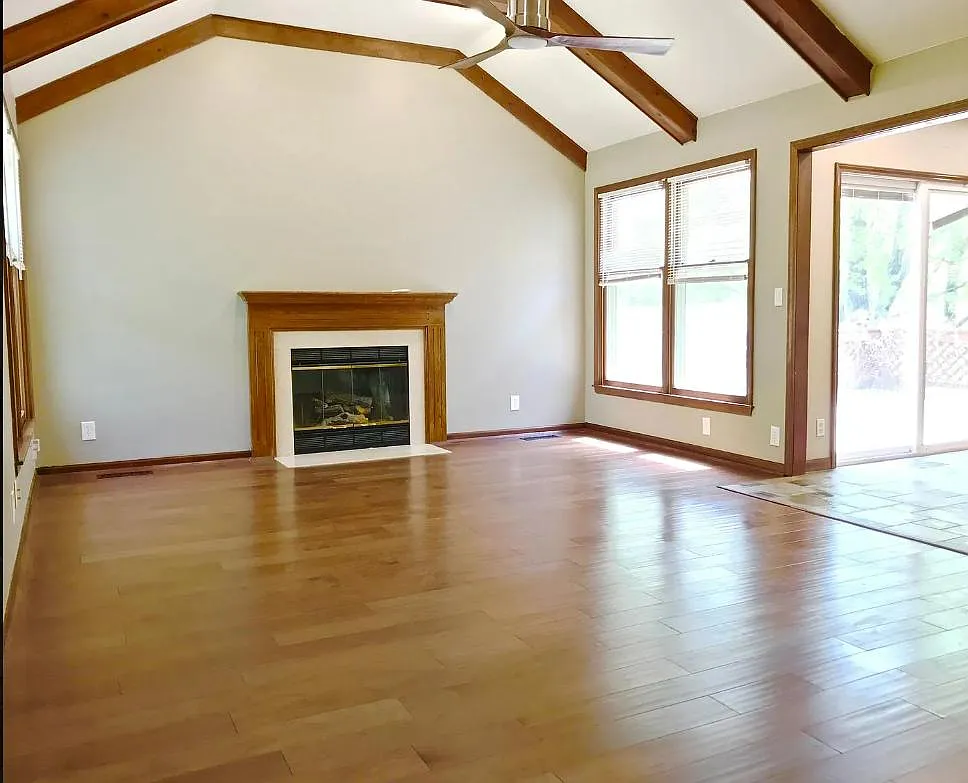 5 bed, 2900 sqft, $2,950 — Photo 2