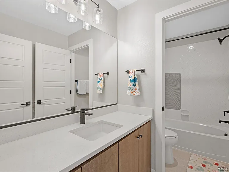 2012 S Holly St #1 — Photo 34