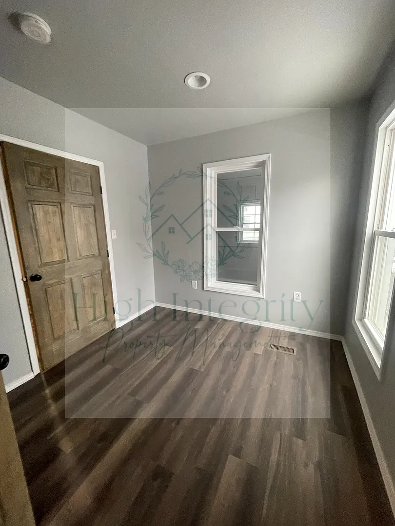 403 Walnut Street — Photo 4