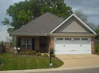 501 Leigh Ln, Starkville, MS 39759