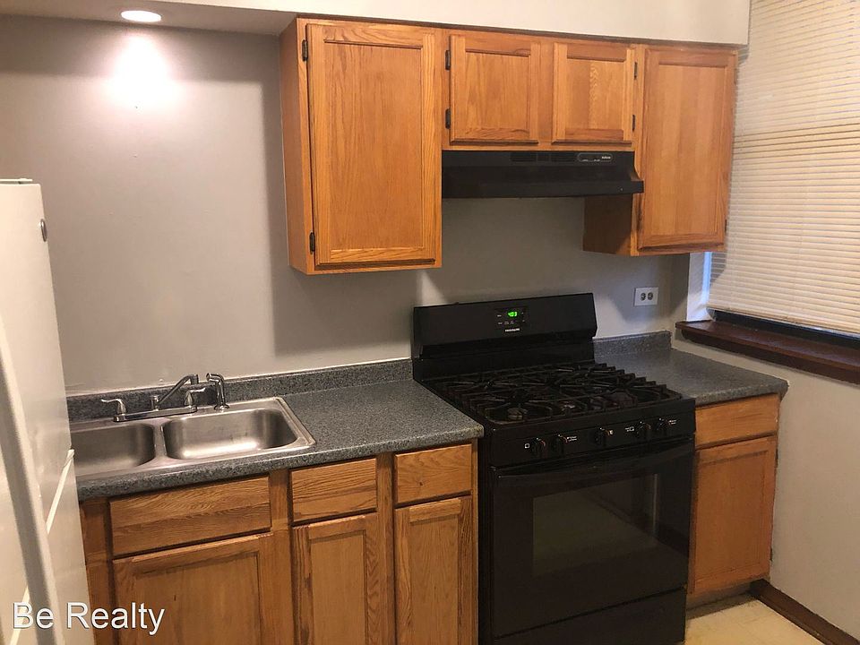 1st image of 5850-58 S King Dr W #10602777