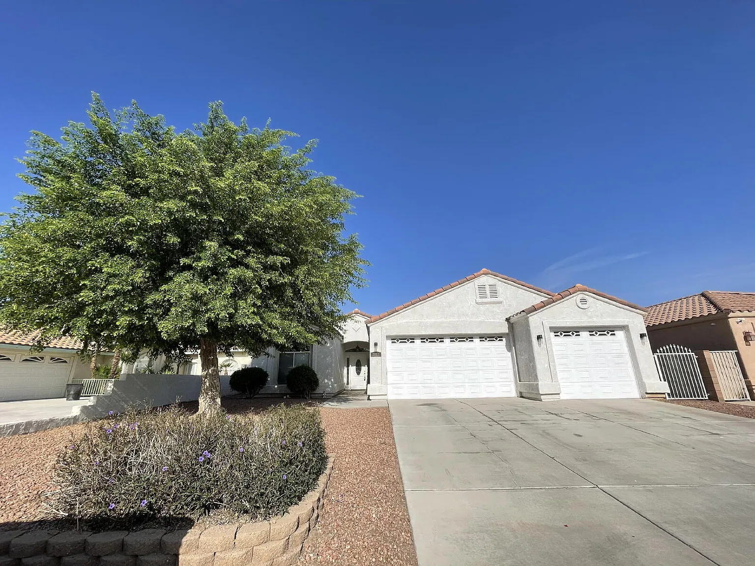 3 bed, 2.0 bath, 1745 sqft, $2,000 — Photo 3