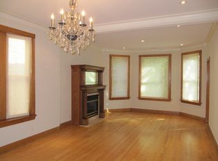 2218 W Iowa St, Chicago, IL 60622