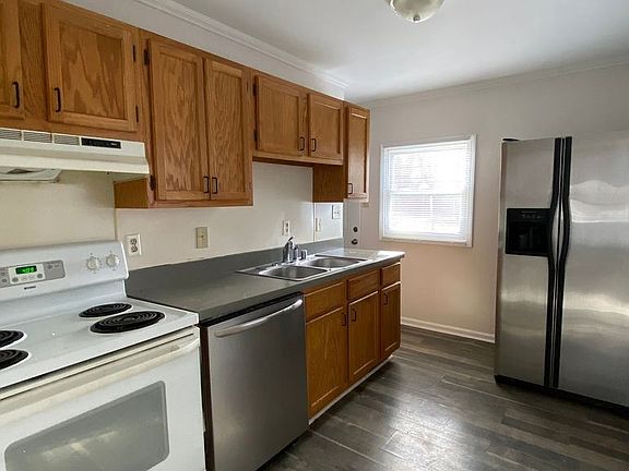 3rd image of 1006 Marcellus Dr