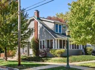 342 Gregory Ave, Wilmette, IL