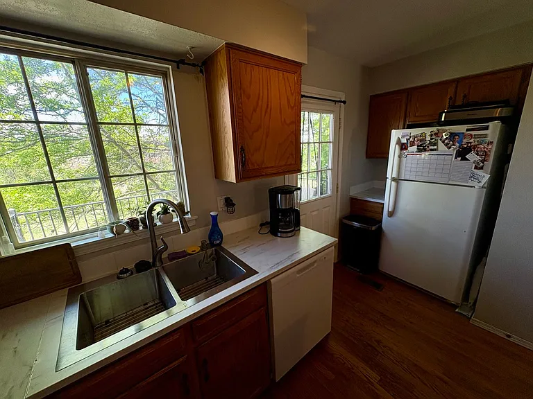 2569 E Nichols Cir — Photo 8