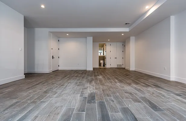 Rented by Nooklyn NYC LLC | media 36