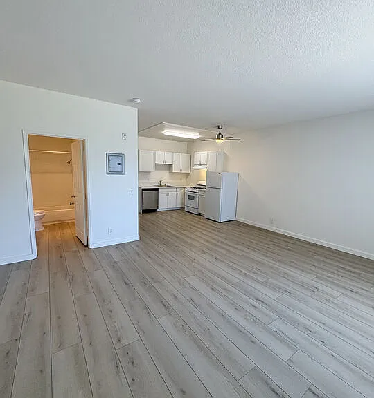 1221 Seward St #103 — Photo 4