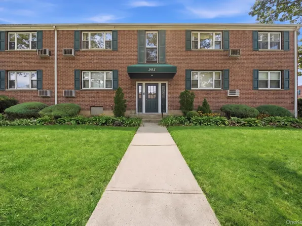 985 Fenwood Drive #3, Valley Stream, NY 11580