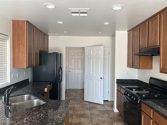 5th image of 7933 Avalon Valley Ct
