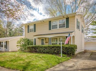 2216 Mayfield Rd, Cuyahoga Falls, OH 44221