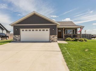602 Creekside Trl, Harrisburg, SD 57032
