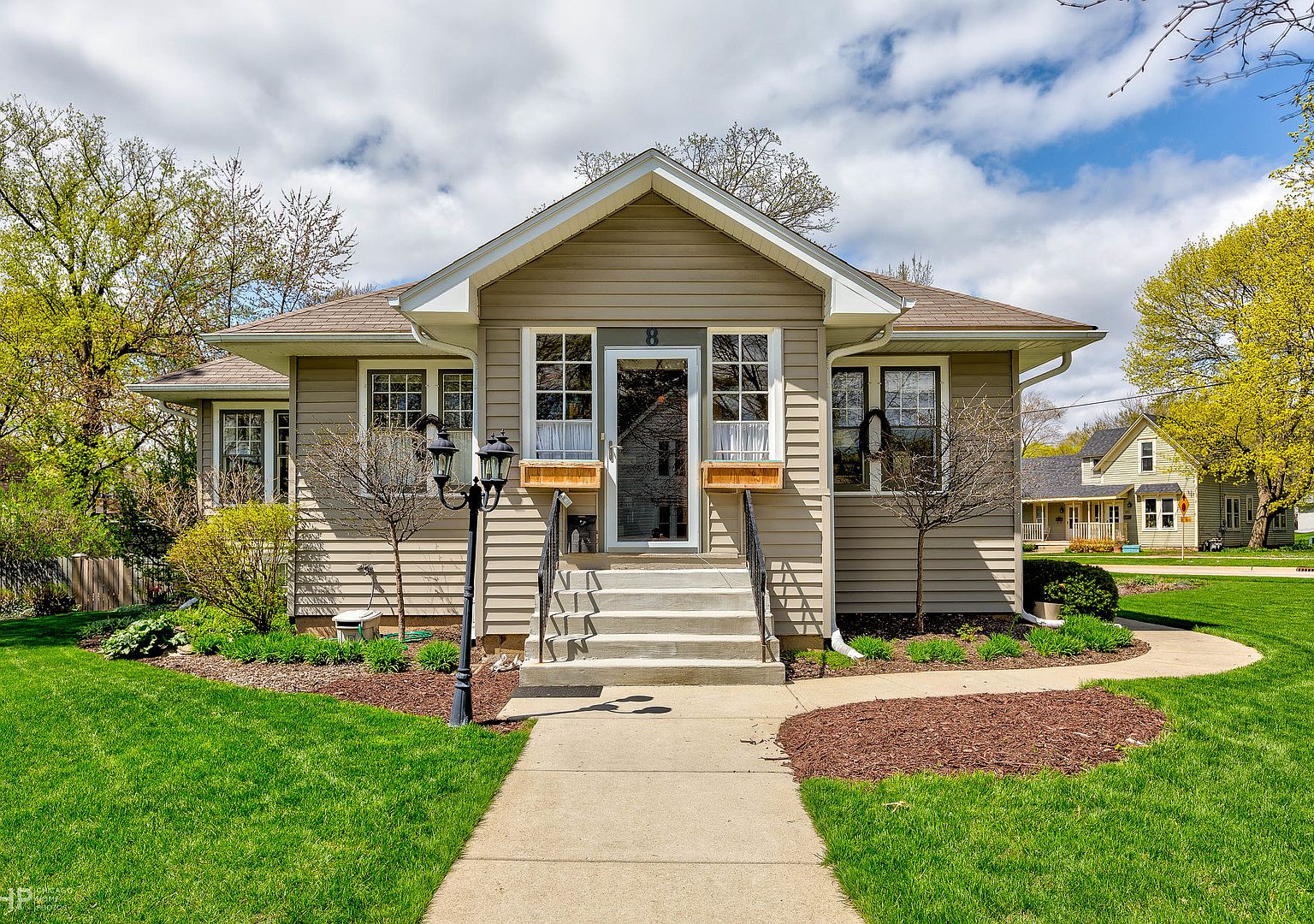 8 Pomeroy Ave, Crystal Lake, IL 60014 Zillow
