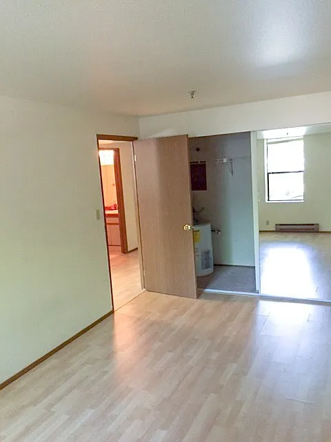 Building Photo 5