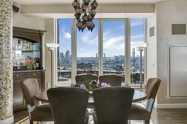 Sold by Compass | media 5