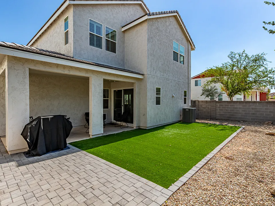 371 N 157th Ln