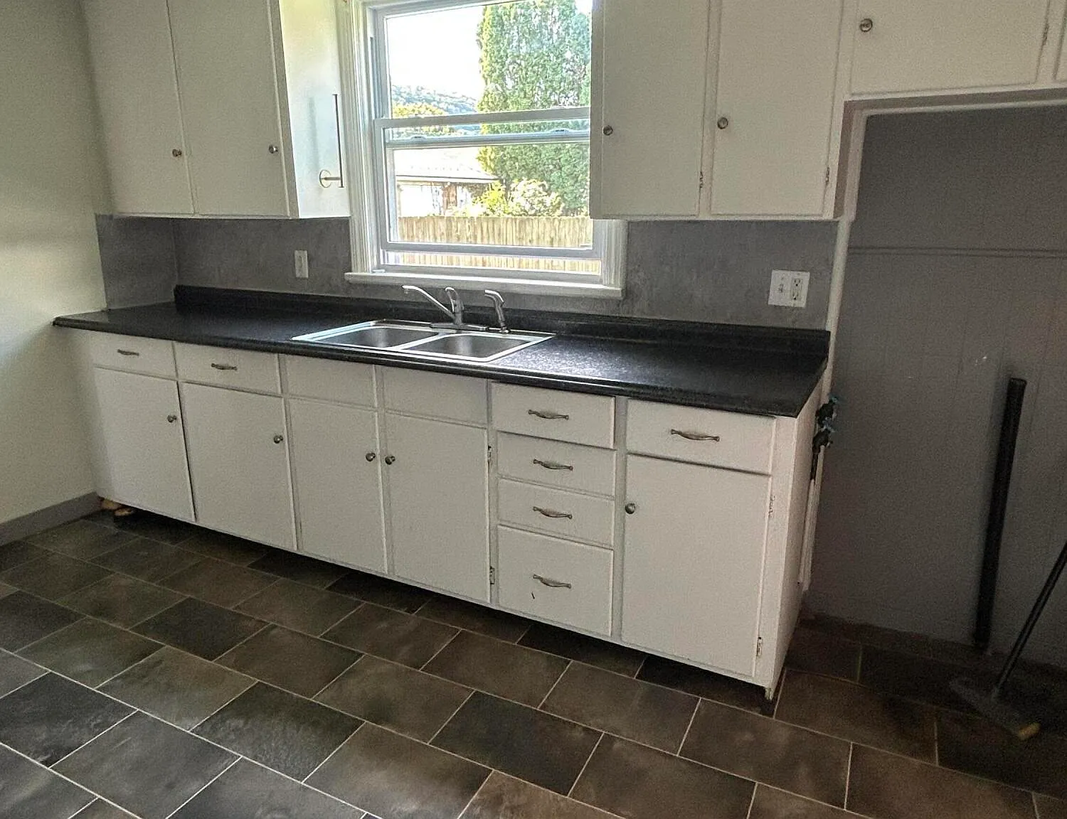 2 bed, 1000 sqft, $950 — Photo 4