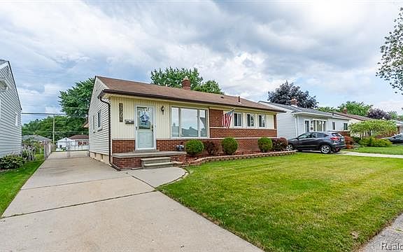 2nd image of 22004 Kramer St