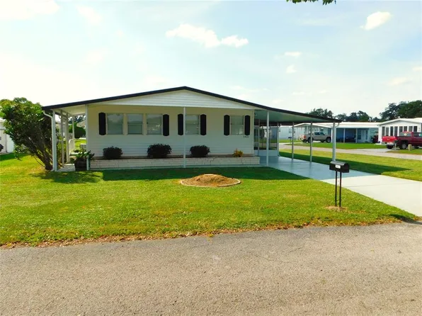 5421 Powhattan St, Zephyrhills, FL 33542