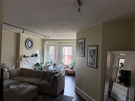 4th image of 651 W Armitage Ave #4