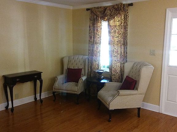 2nd image of 1331 Lyndale Blvd