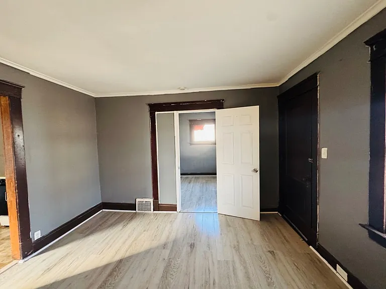 2816 E 125 ST — Photo 31