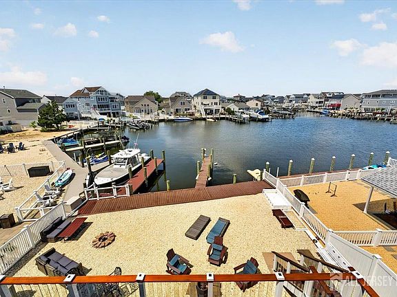 3rd image of 1639 Bay Blvd