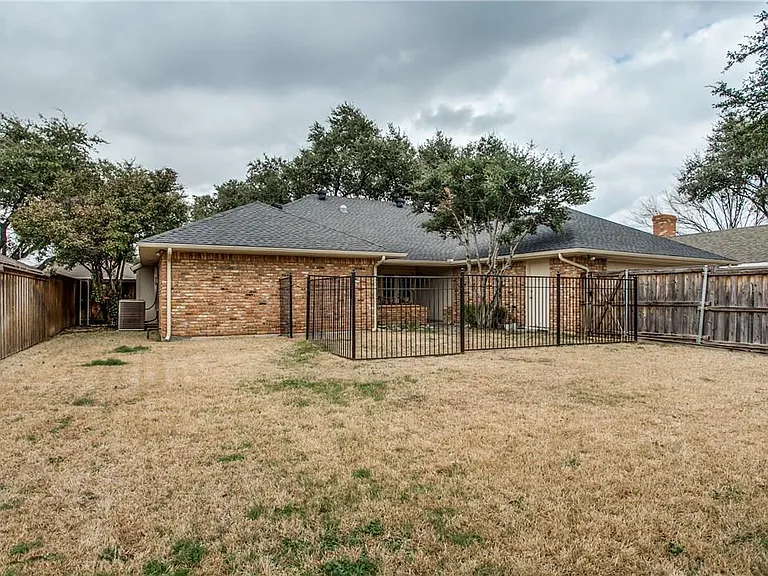 2216 Timberwood — Photo 19