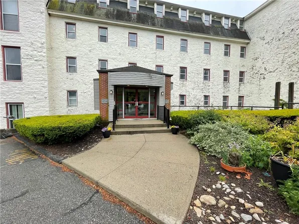 494 Woonasquatucket Ave APT 416, North Providence, RI 02911