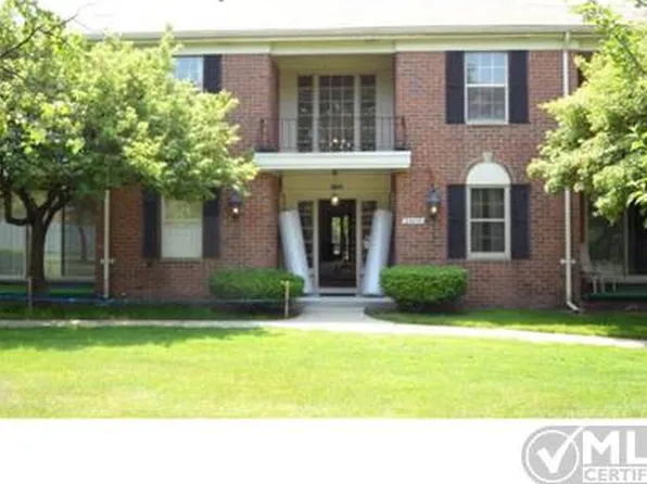 29652 Middlebelt Rd Unit 35, Farmington Hills, MI 48334