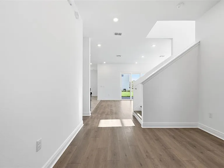 10085 Ballast Dr — Photo 4